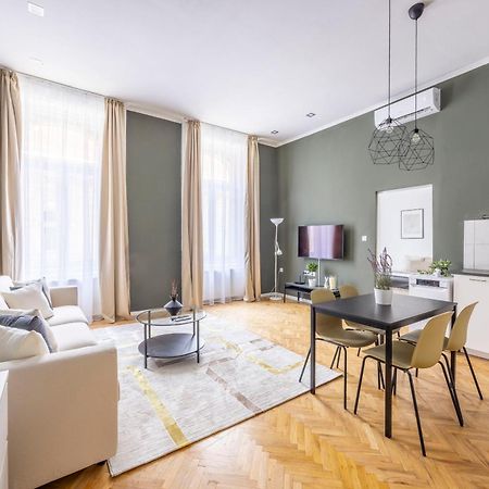 Charming & Cozy Central Elizabeth Apartment บูดาเปสต์ ภายนอก รูปภาพ